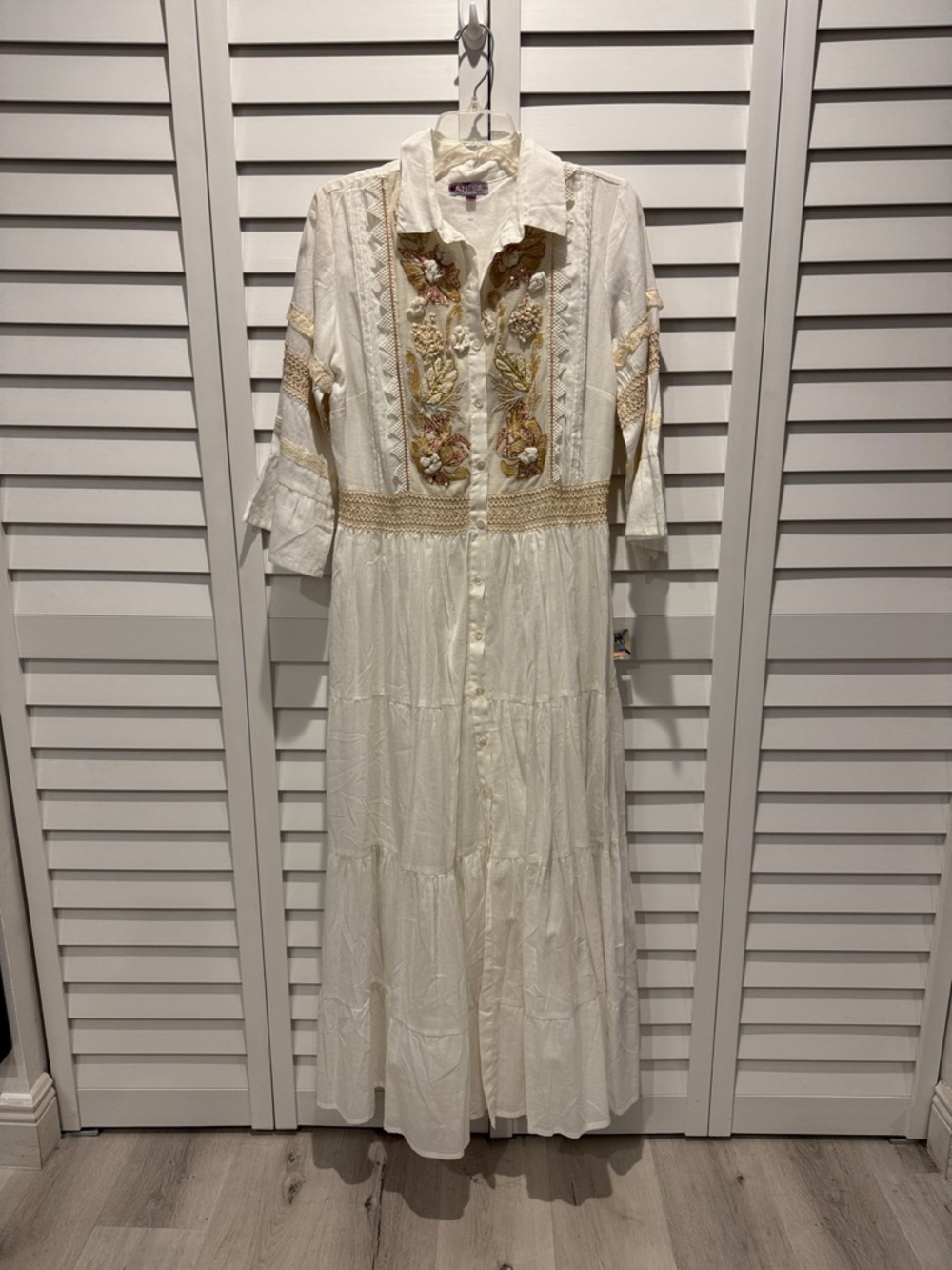 Anisa NWOT Boho Ivory buttoned down lined Embroidered Maxi Dress.